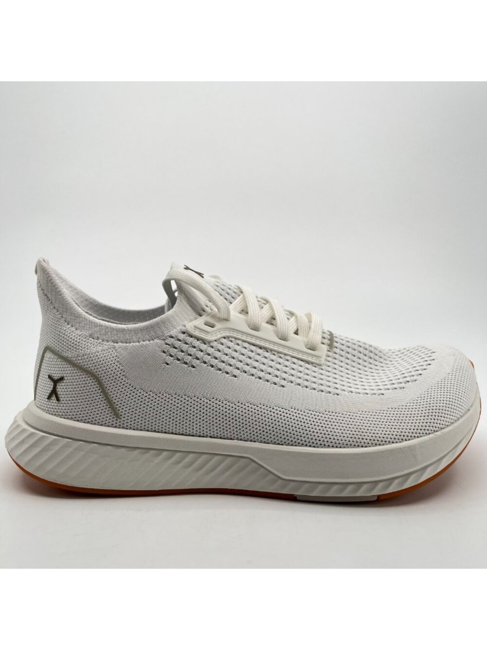 Flux Footwear Adapt Runner White Womens Size 8.5 Mens 7 Athletic Shoes Sneakers